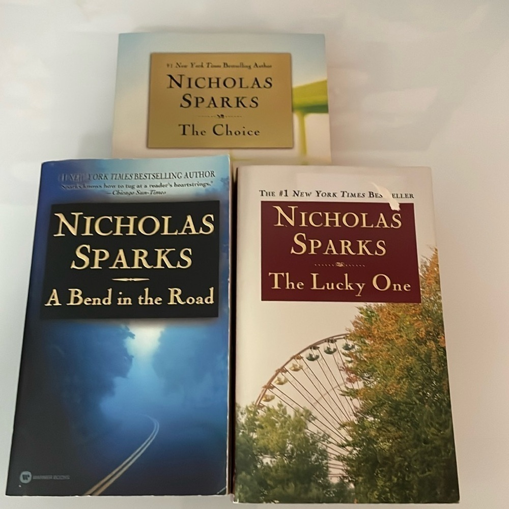 Nicholas Sparks Romance Novels - Picture 11 of 11